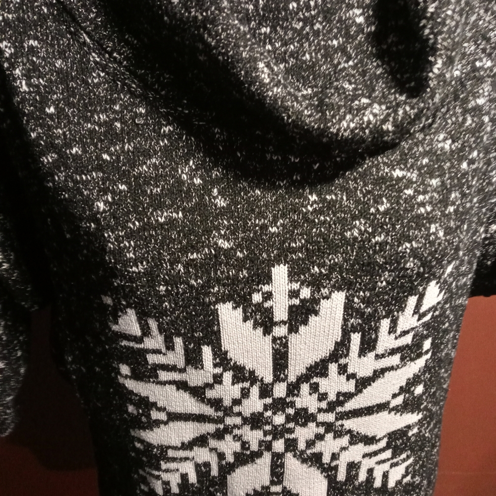 Sweater - Picture 3 of 9
